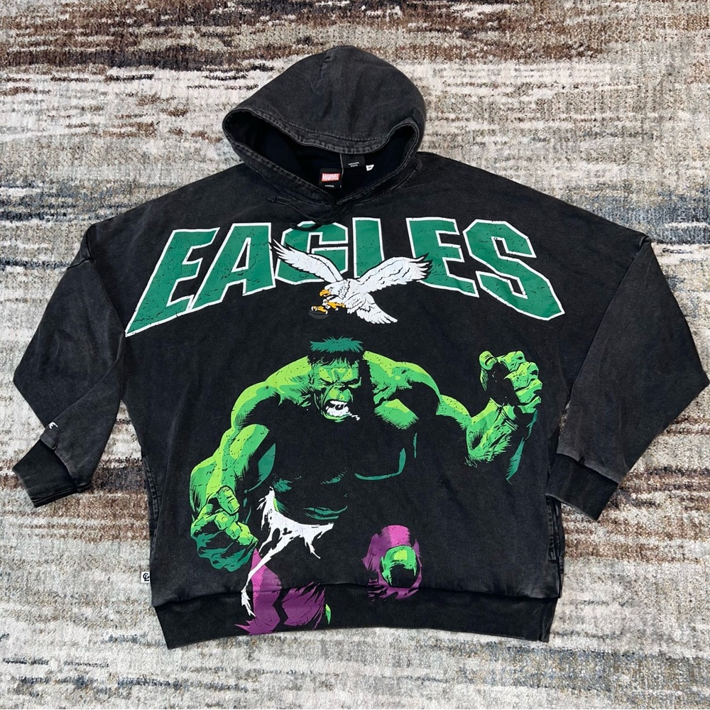 NEW NFL x MARVEL Philadelphia Eagles & The Incredible Hulk Graphic Hoodie